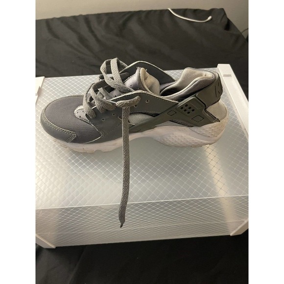 MENS YOUTH Nike Air Hurrache Grey And White Size 5Y Shoes No Box - Picture 9 of 9